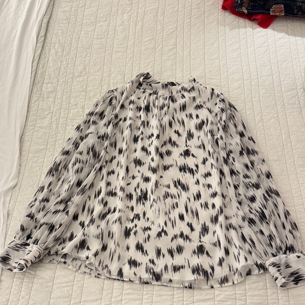 Vince Camuto Black and White Abstract Blouse